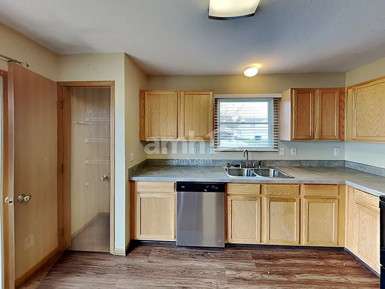 1833 Kathiwade Dr — Photo 3