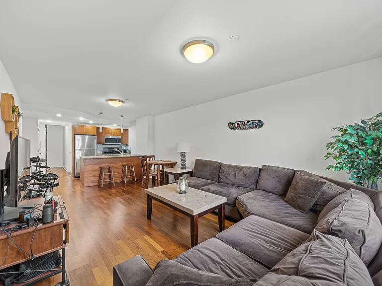 721 Flushing Ave #5A — Photo 2