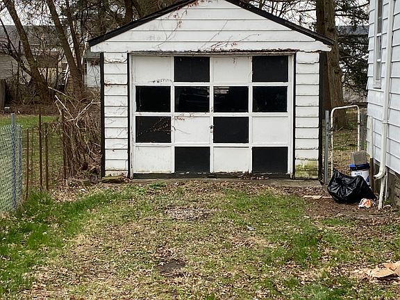 2nd image of 1917 Price St Floor 1