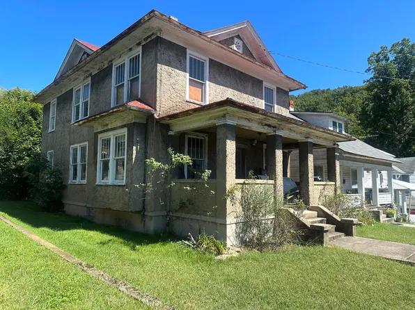 504 Clay St, Clifton Forge, VA 24422