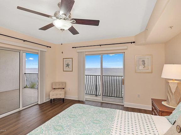 5th image of 161 Majestic Bay Ave Unit 402