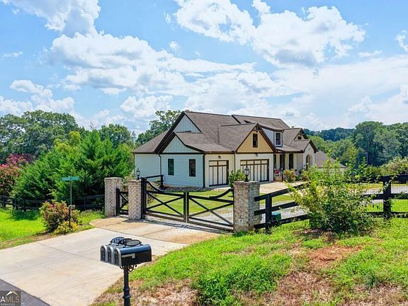 3rd image of 4765 Paradise Cottage