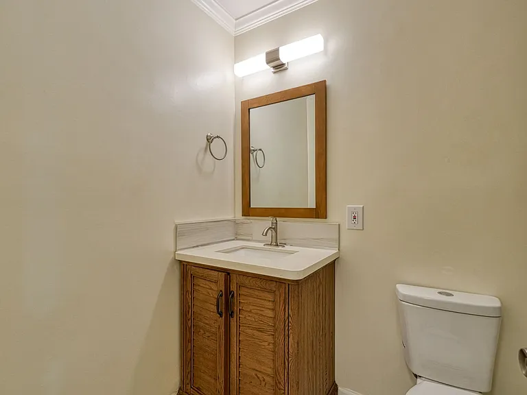 311 Pioneer Pl — Photo 15