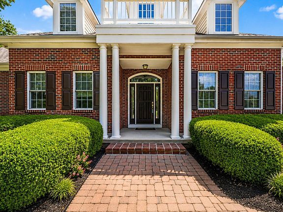 3rd image of 6824 Linda Ln