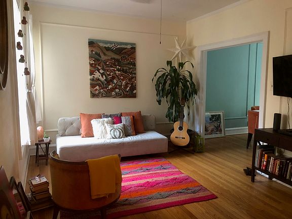 3rd image of 3024 W Palmer Blvd APT 1N
