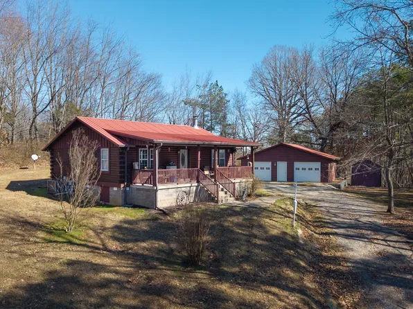 1725 Highway 52 E, Westmoreland, TN 37148