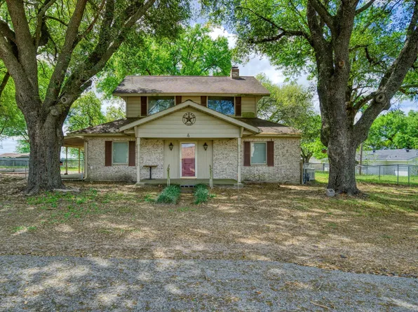 4 W Manning St, Madisonville, TX 77864