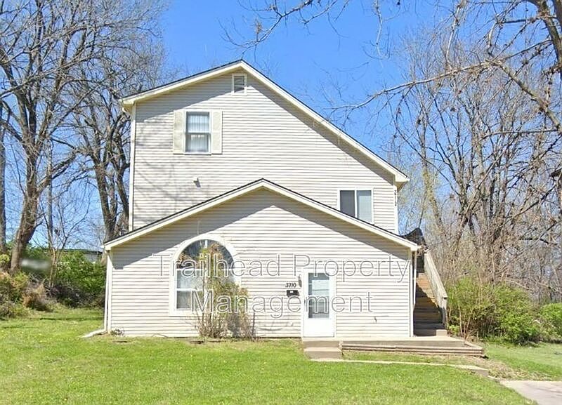 1st image of 3712 E 9th St