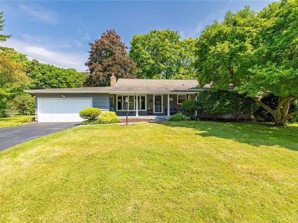 11 Maywood Dr, Rochester, NY 14618