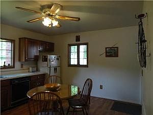 3rd image of 2 Columbus Ln