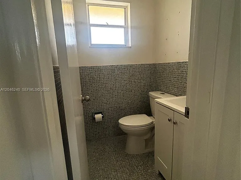 2880 NE 203rd St #B25 — Photo 20