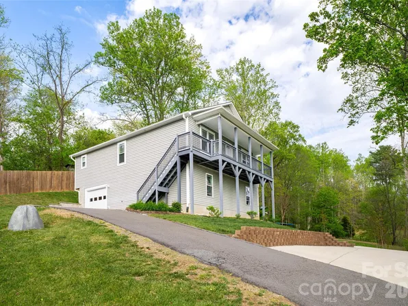 16 Danielbrooke Dr, Asheville, NC 28806