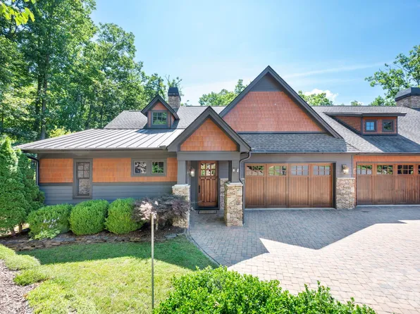 33 Hawks Branch Cir, Fairview, NC 28730