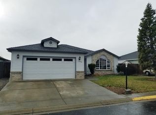 1340 Hawk Dr, Central Pt, OR 97502