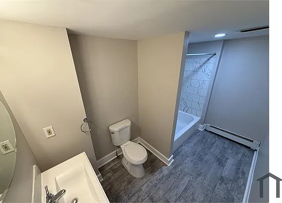 2 bed, 750 sqft, $2,500 — Photo 4