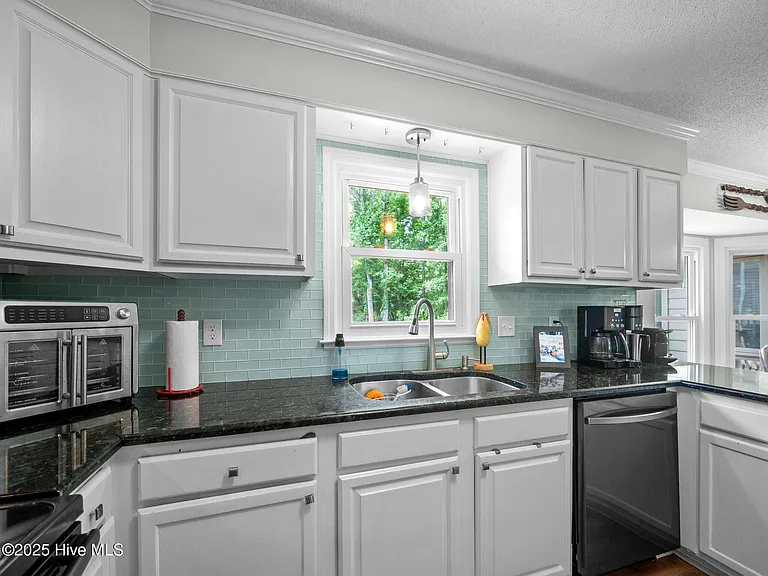 939 Eton Dr — Photo 28