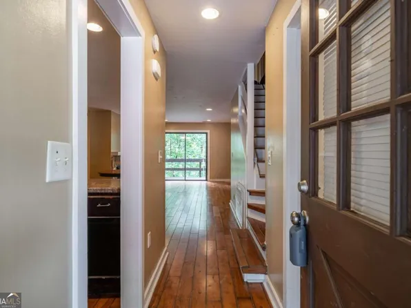 11 Mountain Creek Trl, Fairmount, GA 30139
