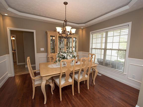 5th image of 3611 Swansea Dr