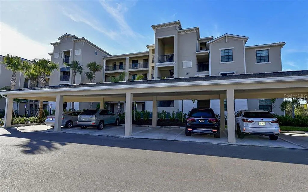 2 bed, 2.0 bath, 1142 sqft, $5,500 — Photo 2