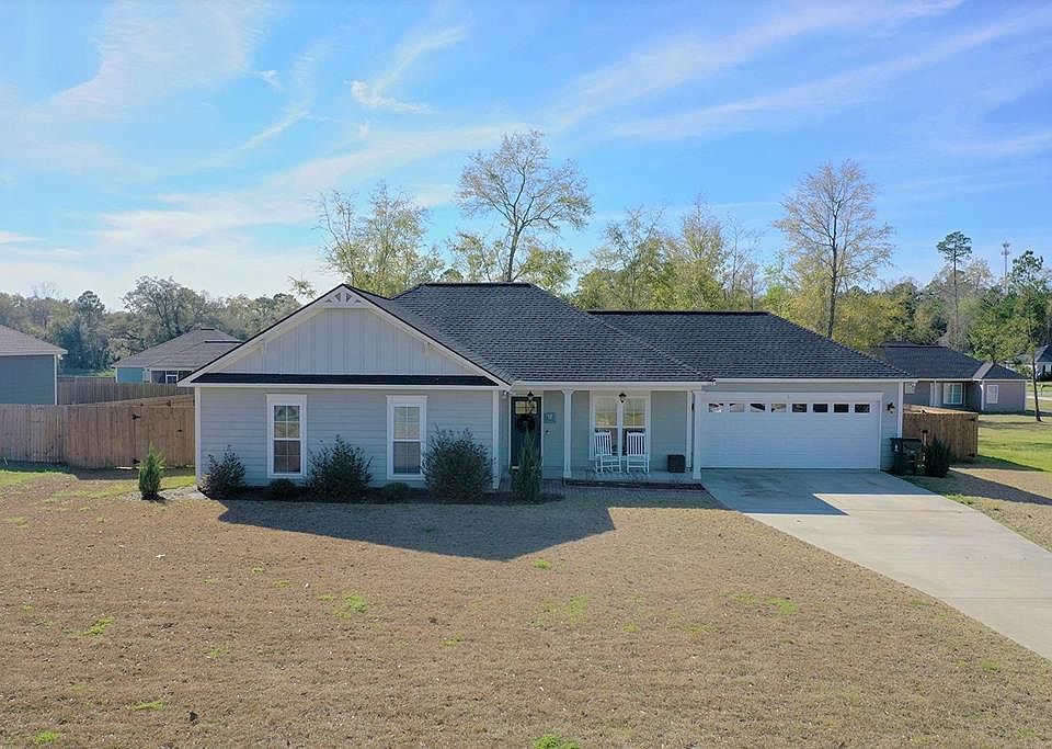 1st image of 105 Alder Dr