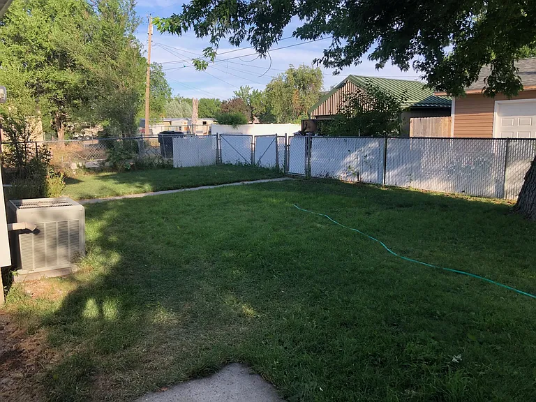 1412 Avenue D — Photo 3