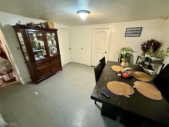 4th image of 477 Henry St