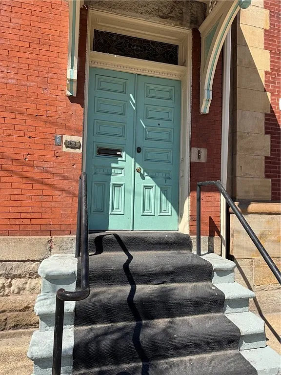 2 bed, $2,000 — Photo 1