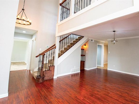 4th image of 1715 Barclay Dr