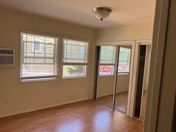 3rd image of 617 N Rossmore Ave #208