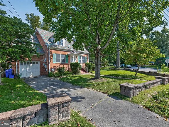 4th image of 9802 Forest Grove Dr