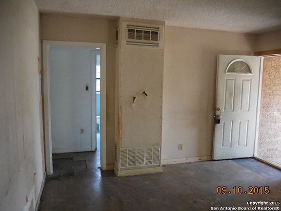 2nd image of 119 Fran Fran St