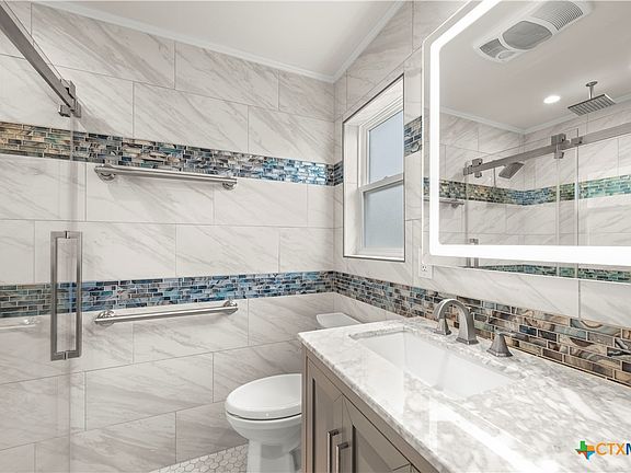 4th image of 3017 Oakdale Dr