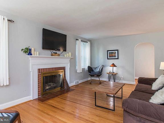 3rd image of 233 N Belfield Ave