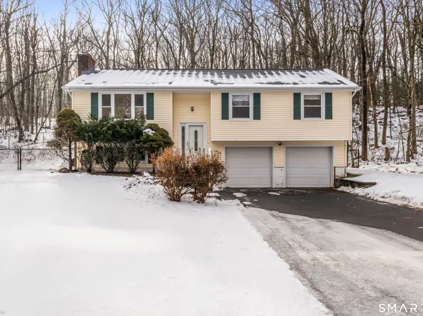 26 Appleblossom Lane, Newtown, CT 06470