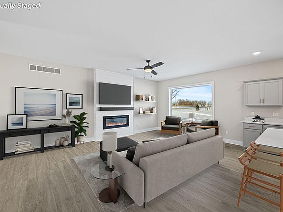 5th image of 2217 Leopold Dr