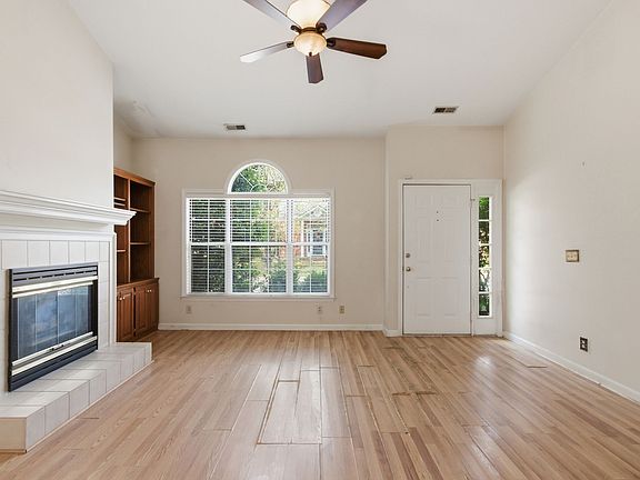 5th image of 2019 Roderick Cir
