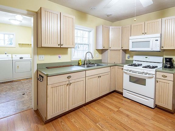 5th image of 2731 W Irvington Ave