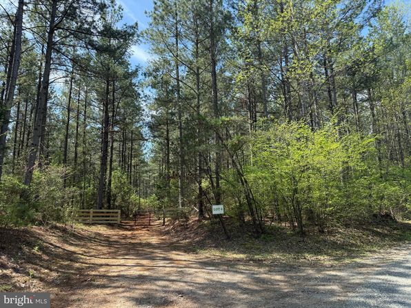4 Covered Bridge Rd, Kents Store, VA 23084