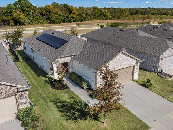 813 Hidden Eddy Dr, McKinney, TX 75071