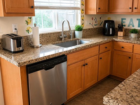 5th image of 109 Bradley Ct