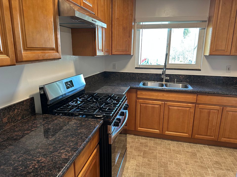 1st image of 1015 E Wilson Ave #4
