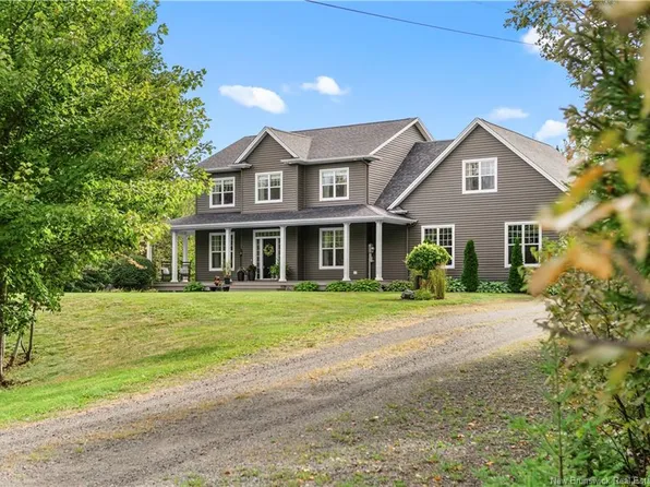 77 Daniel Dr, Moncton, NB E1H 0B2