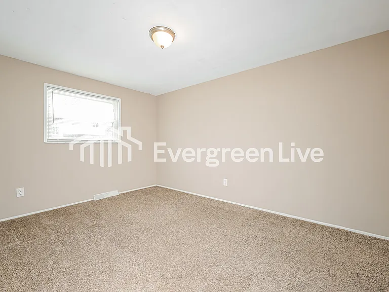 1022 Taylor St — Photo 9