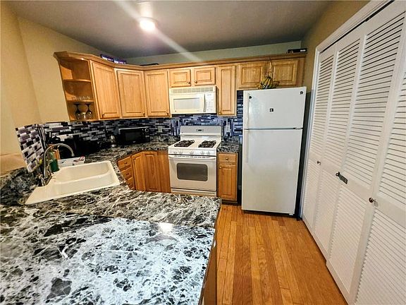 5th image of 4008 Orchard Hill Ter