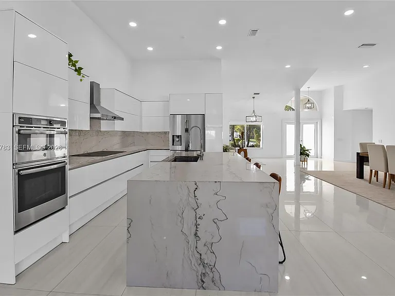 710 Lake Blvd — Photo 8