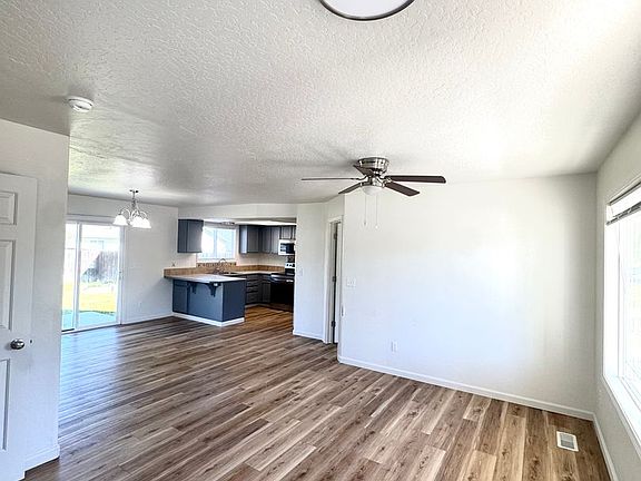 2nd image of 844 W Georgia Ave