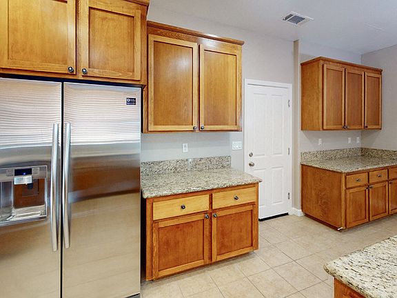 4th image of 201 Toyon Ln