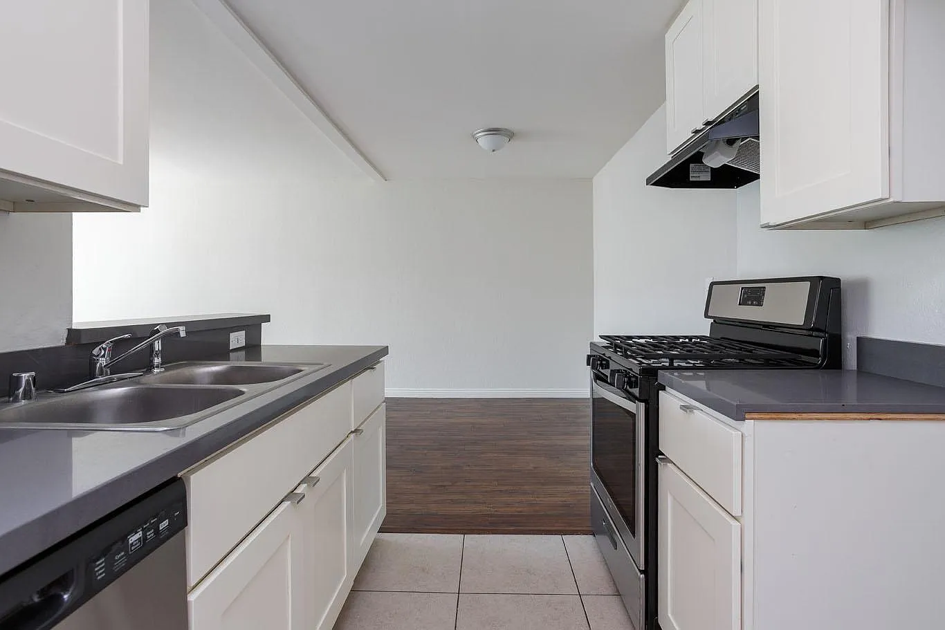 1 bed, $1,825 — Photo 2