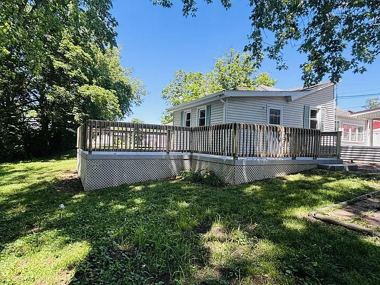 272 S Pearl St — Photo 4