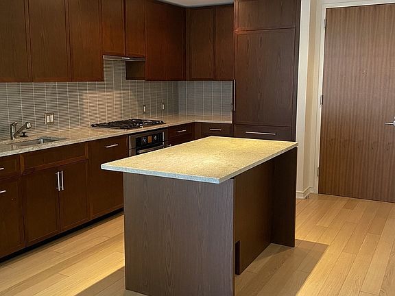 3rd image of 580 Washington St #604